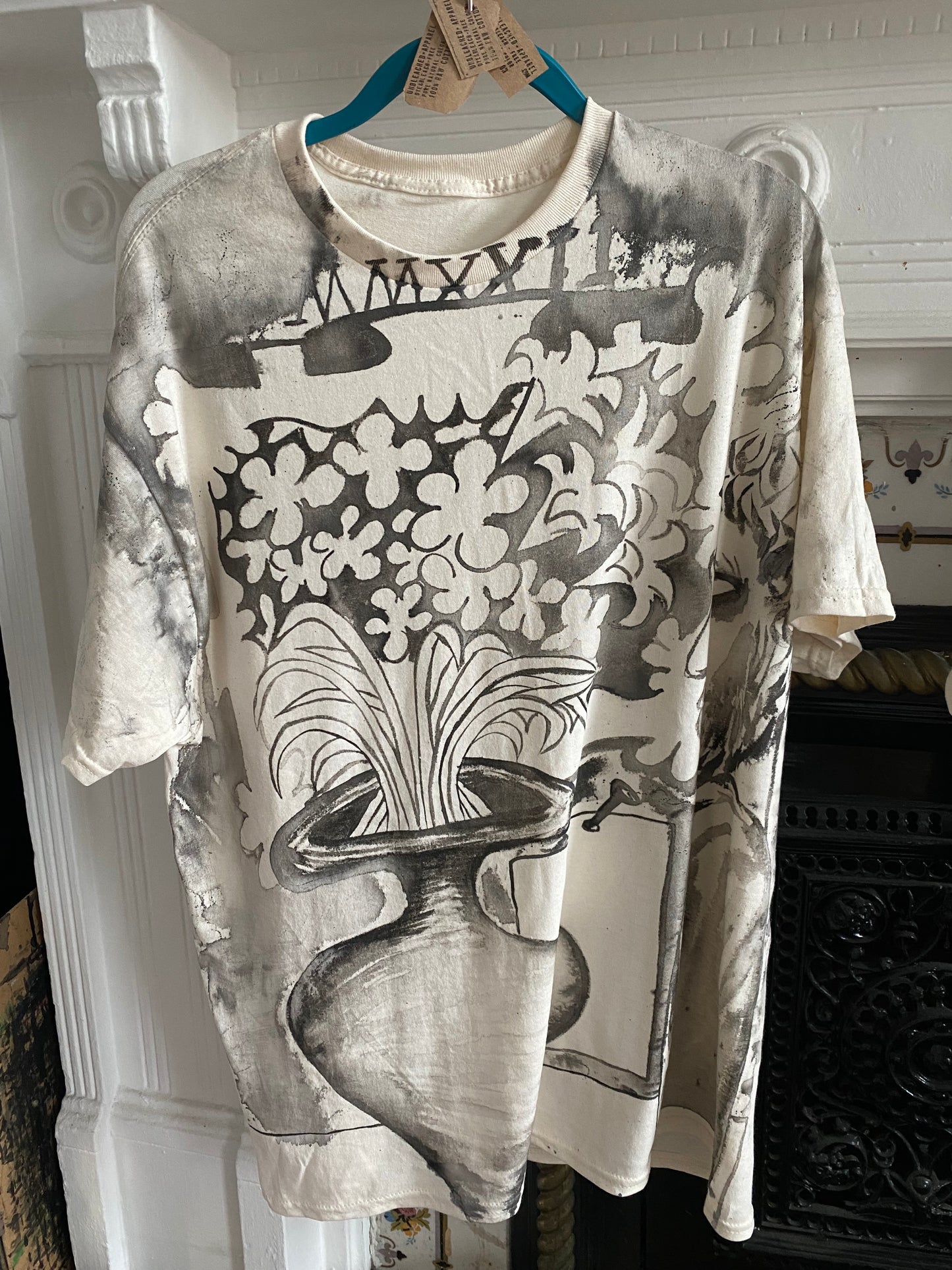 Bust Dreamscape with Flowers and Frame (Size XL)